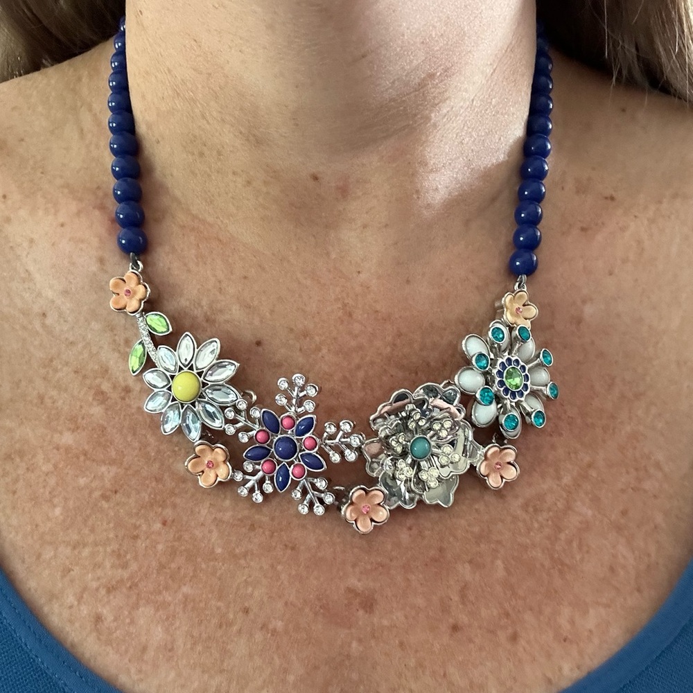 Lia sophia Full Bloom 16-19” necklace